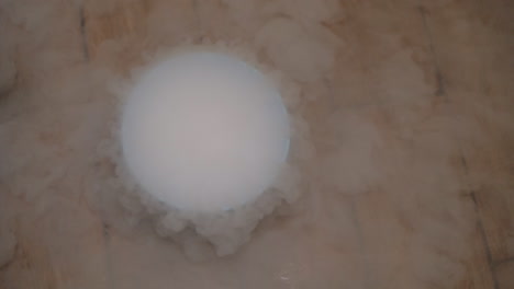 humo blanco de nitrógeno líquido