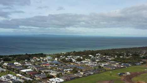 Aéreo,-Pueblo-Costero-De-St-Leonards-Y-Port-Phillip-Bay,-Victoria-Australia