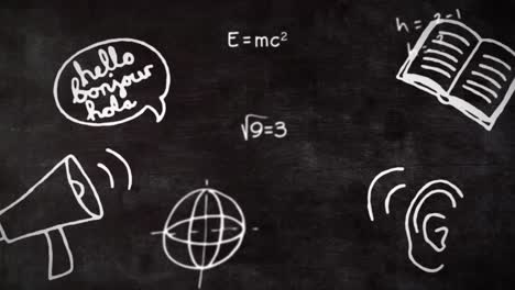 iconos de conceptos escolares y ecuaciones matemáticas contra la pizarra