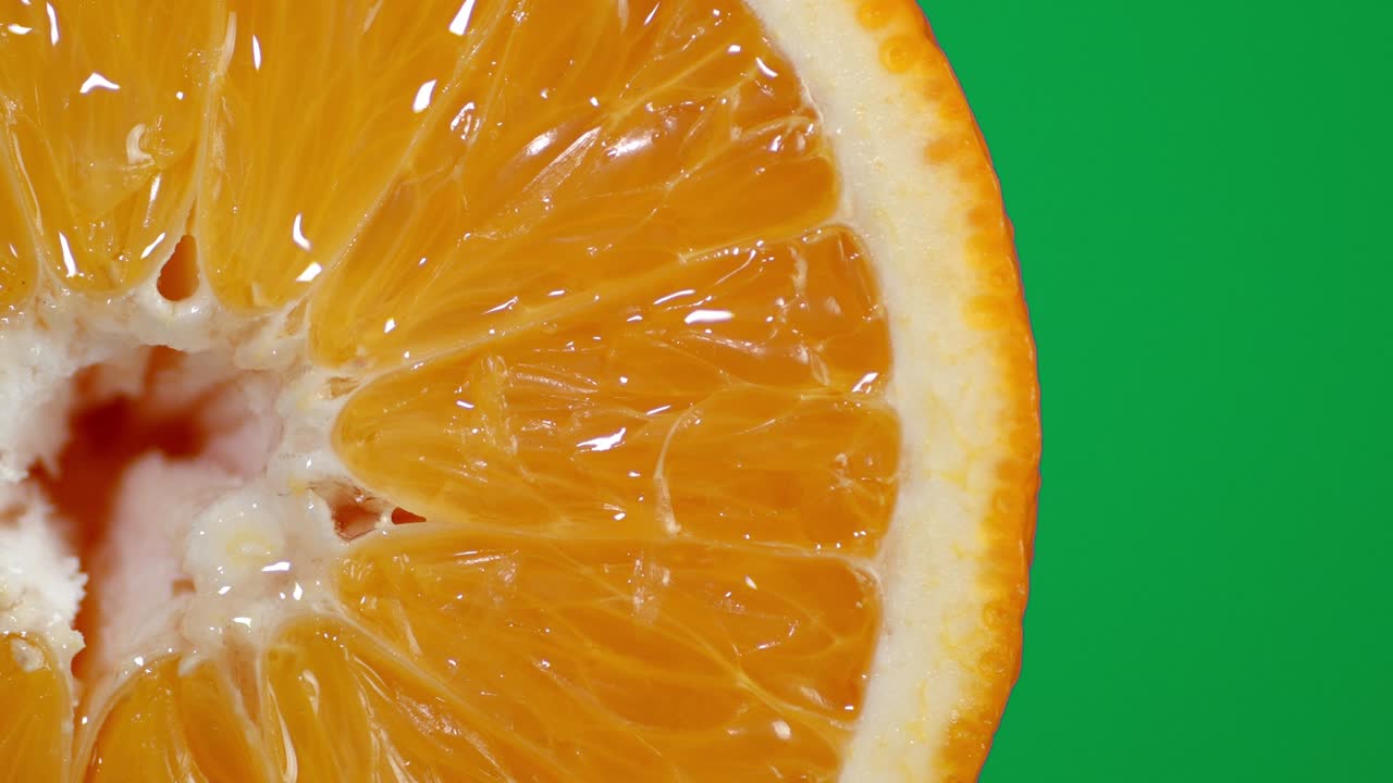 오렌지 주스 한 조각과 함께