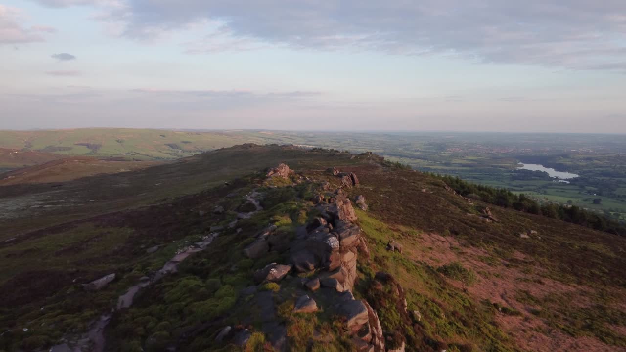 영화 4k 드론 영상, 스태퍼드셔의 로치스 시골 풍경
