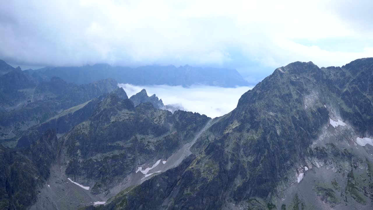 vista de las pintorescas montañas altas tatra desde el pico lomnica, eslovaquia