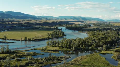 Dusk-aerial-shot-of-the-Yellowstone-River-in-Pray,-Montana