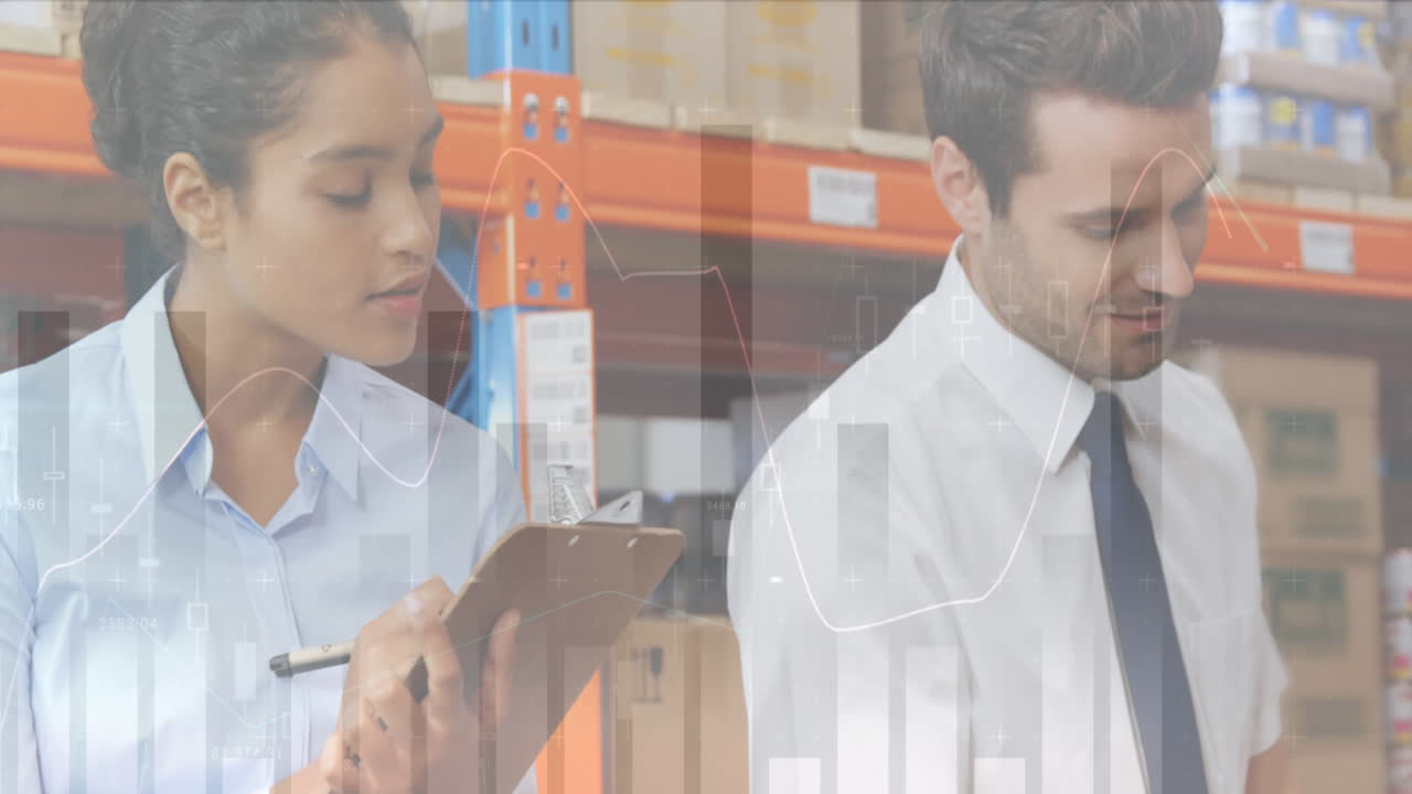 animación del procesamiento de datos sobre personas que escriben en el clipboard en el almacén