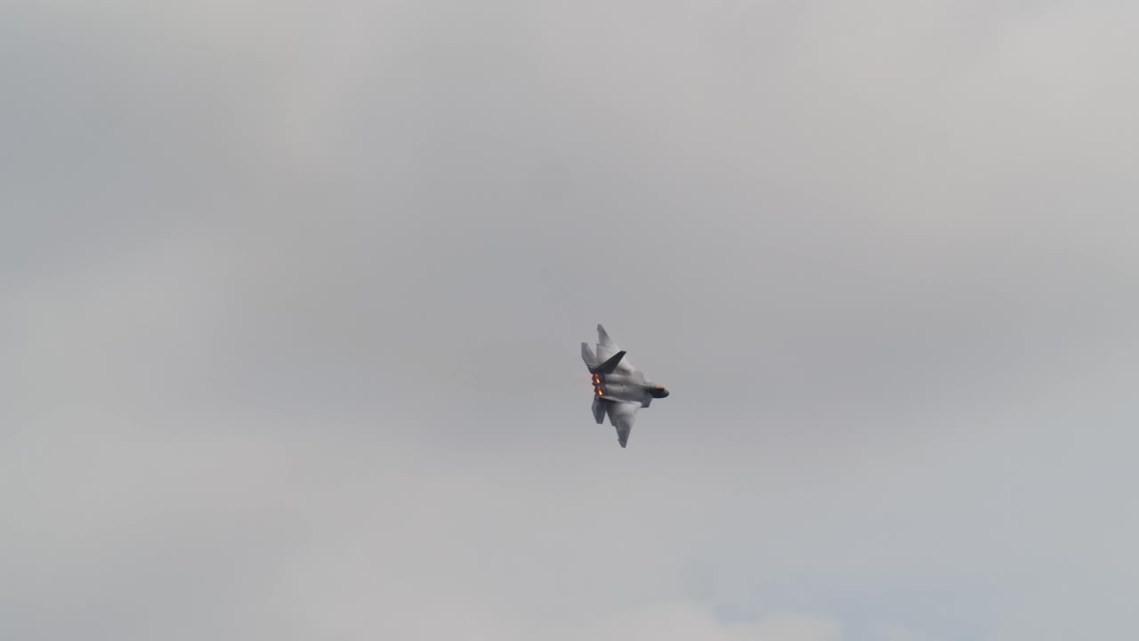 Jet Engine Exhaust F-22 Raptor Fighter Jet in a Sharp Turn TRACK