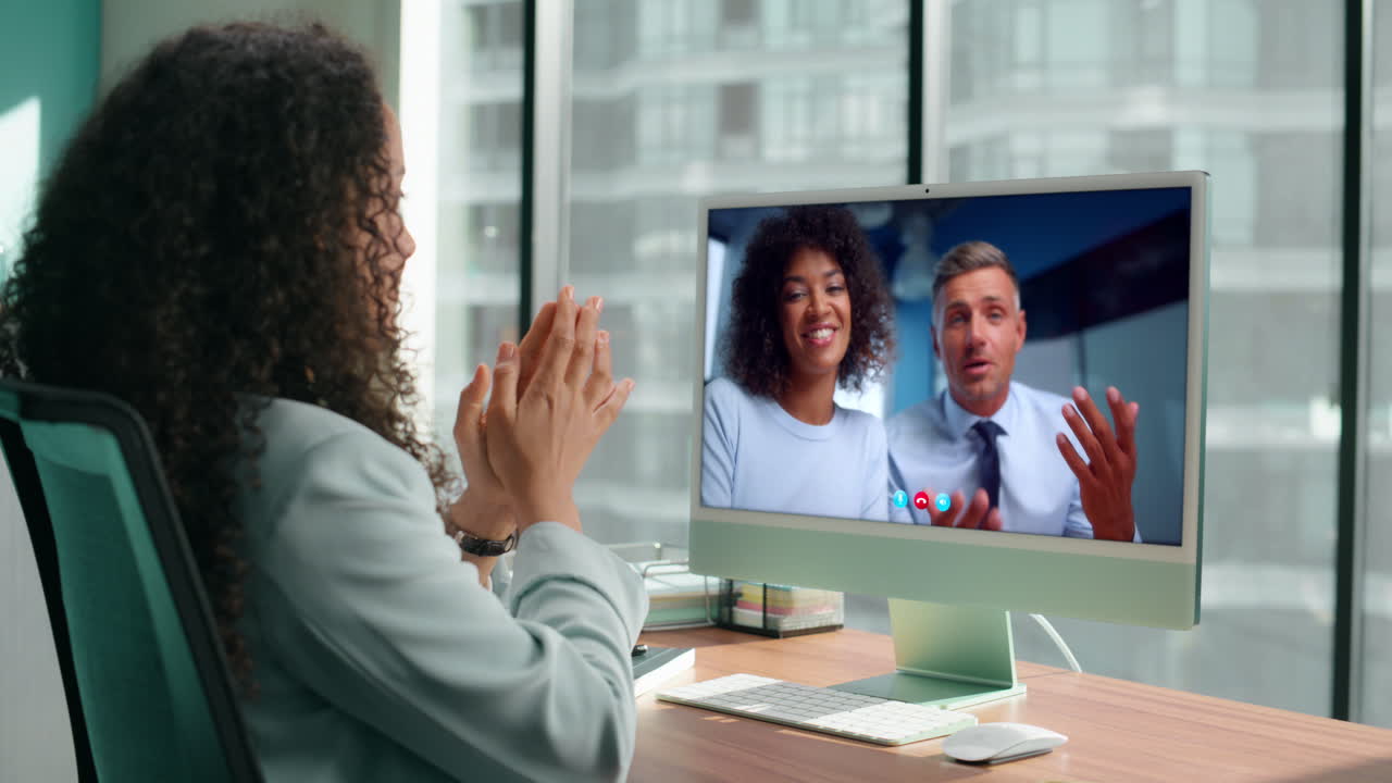 Manager talking distance chat with couple coworkers using computer close up
