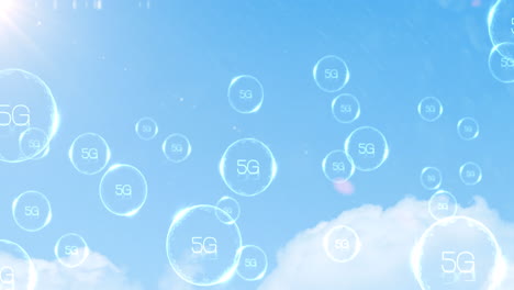 푸른 하늘의 구름에 대해 떠다니고 터지는 5g 텍스트를 가진 여러 거품