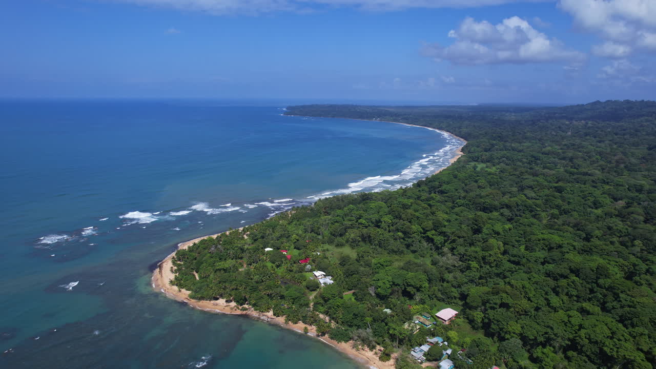 vista aérea de costa rica playas de la costa caribeña y selva exuberante