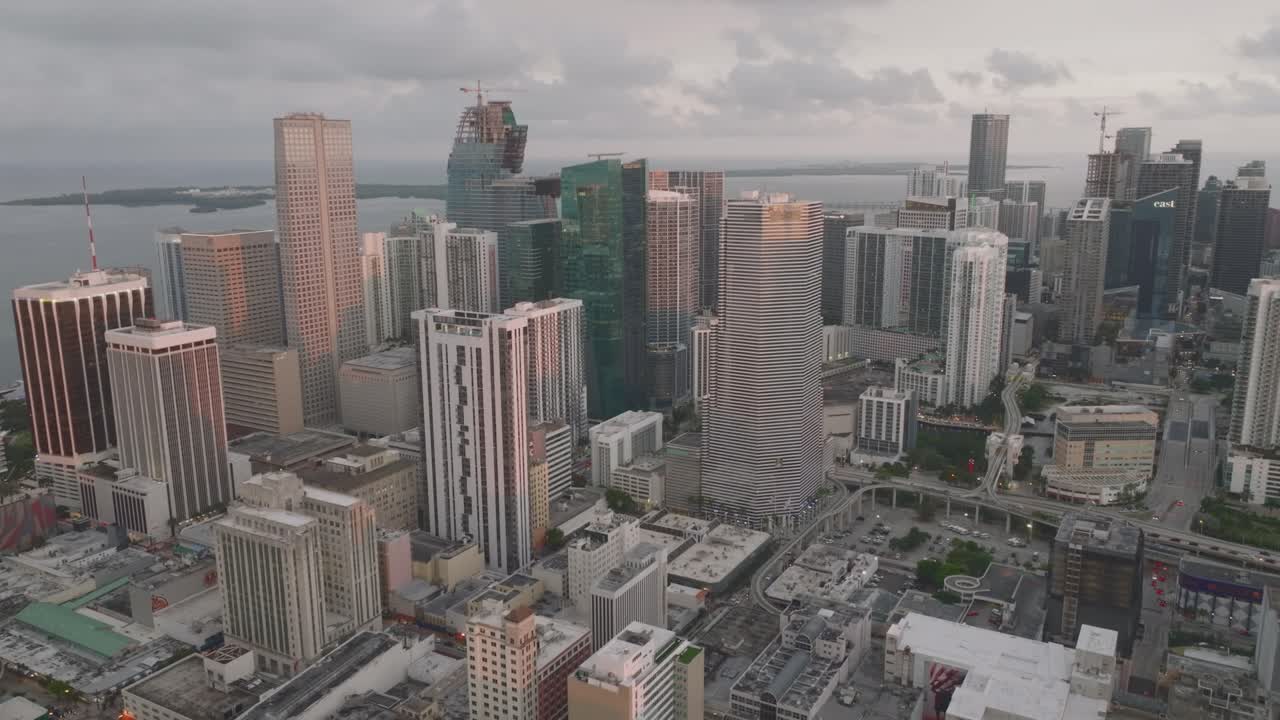 마이애미 다운타운 건물에서