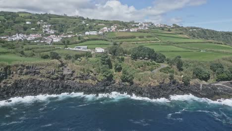 Paisaje-De-Santo-Antonio-A-Lo-Largo-De-La-Costa,-Sao-Miguel-De-Las-Islas-Azores