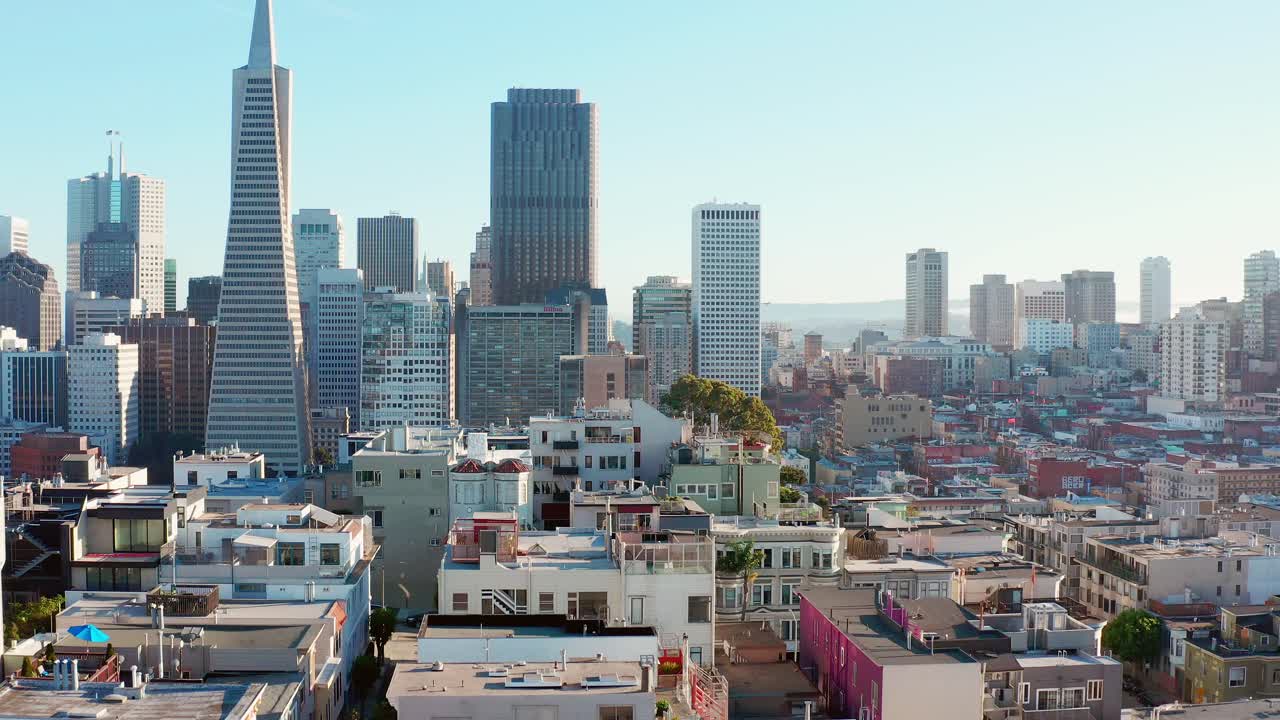 항공: 도심의 건물과 마천루, 드론 뷰