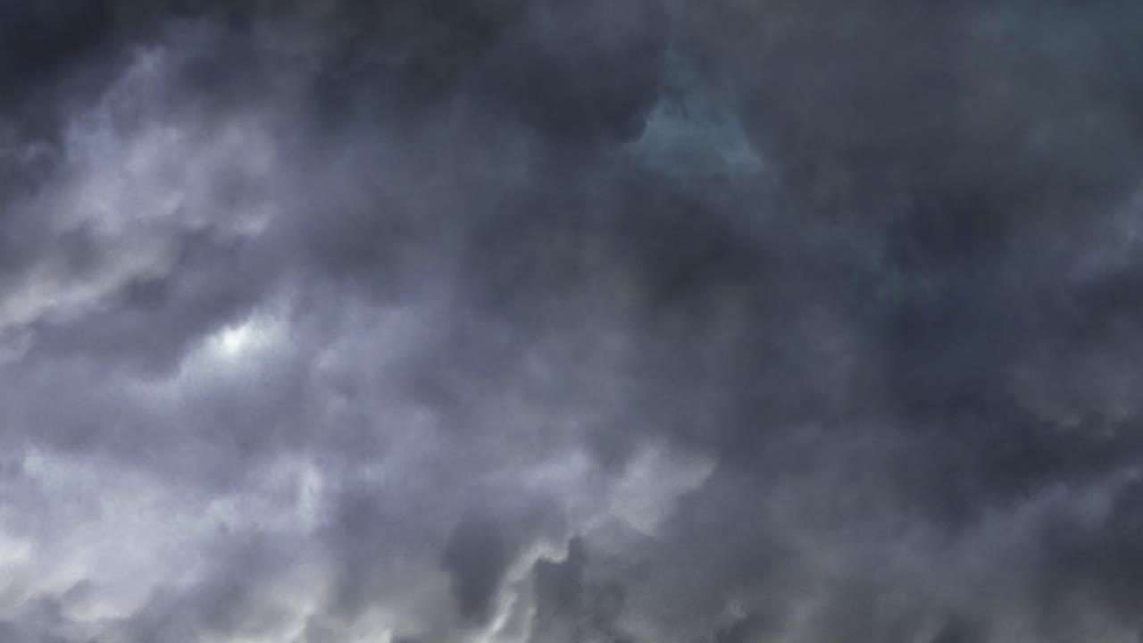 雷、暗い雷雲、ウルトラHD。