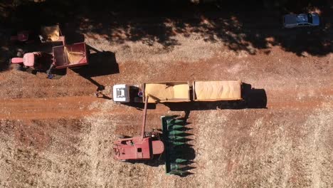 Grain-Truck-and-Combine-Offloading