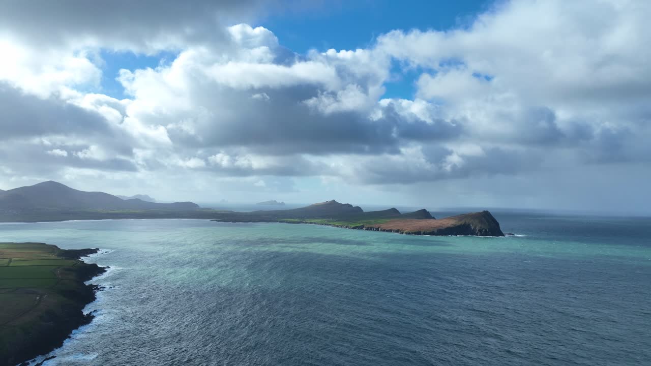 Phong cảnh tuyệt đẹp từ trên không với phong cảnh hoang dã tuyệt đẹp của Ireland, 3 chị em nhà Dingle Kerry