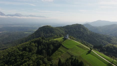 Luftaufnahme-Der-Kirche-St