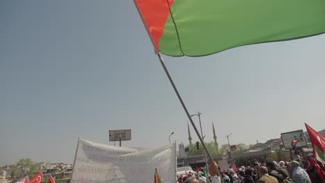 palestinian and israeli flag protest