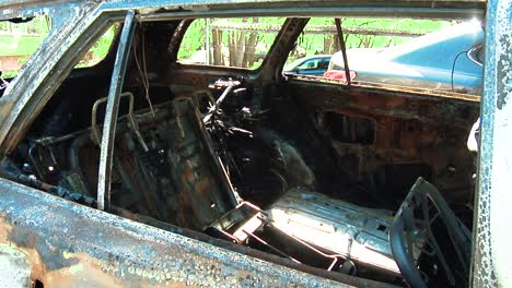 el coche despues del incendio