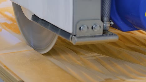 sierra de puente automática con cnc - sistema de perfilado de router para cortar piedra artificial