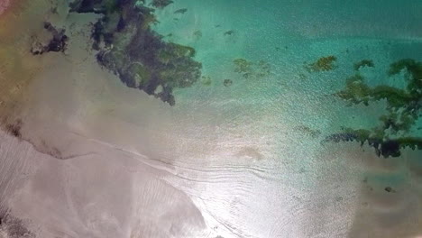 RISING-AERIAL-of-a-turquoise-beach-on-New-Zealands-South-Island