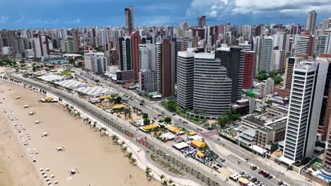 Avenida-De-La-Costa-En-Fortaleza-En-Ceara-Brasil