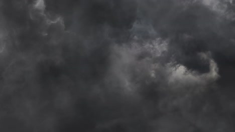 Rayo-Detrás-De-Una-Gran-Tormenta