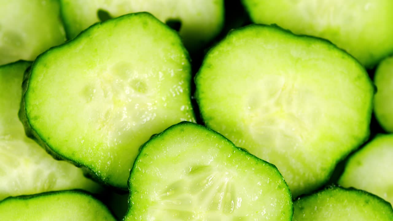 개진 호박은 둥글고 둥글게 회전합니다. 신선한 어진 호박 회전