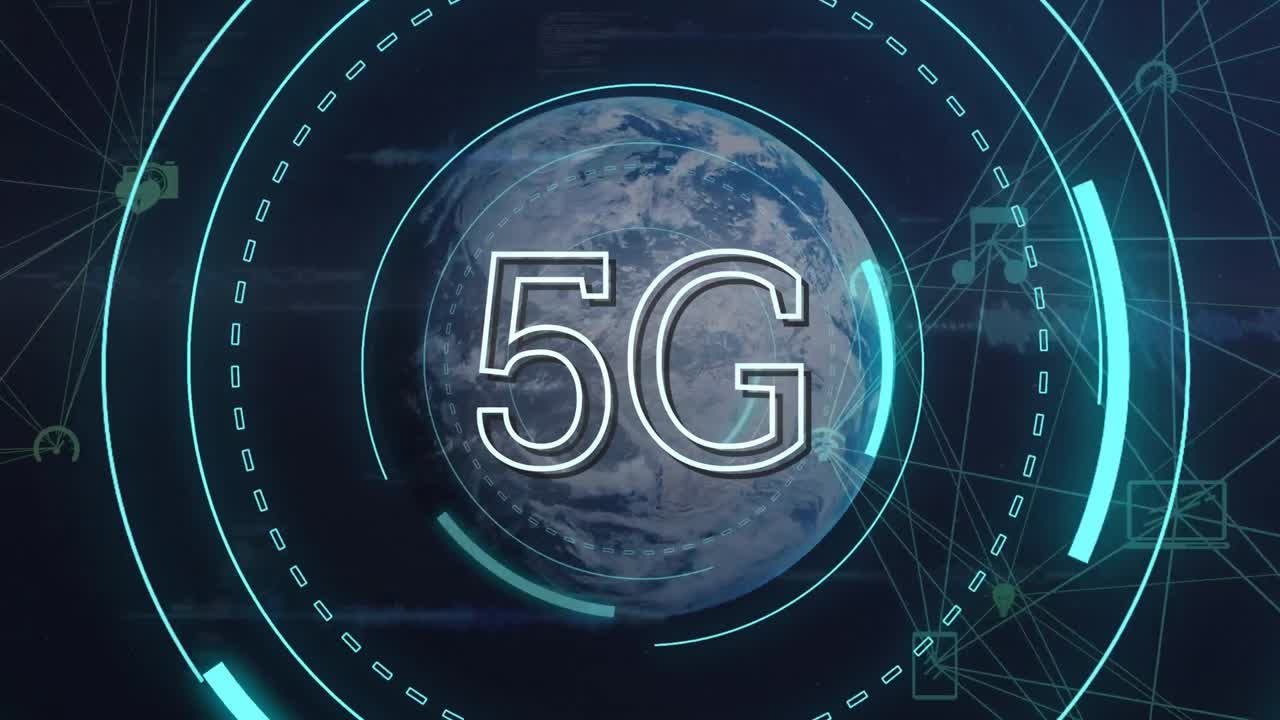animazione del testo 5g con scansione dell'ambito blu su rete e cielo nuvoloso