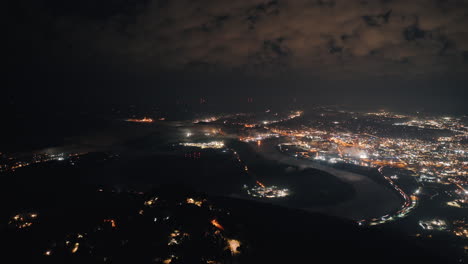 hiperlapso aéreo del centro de chattanooga desde el mirador de la montaña mirador