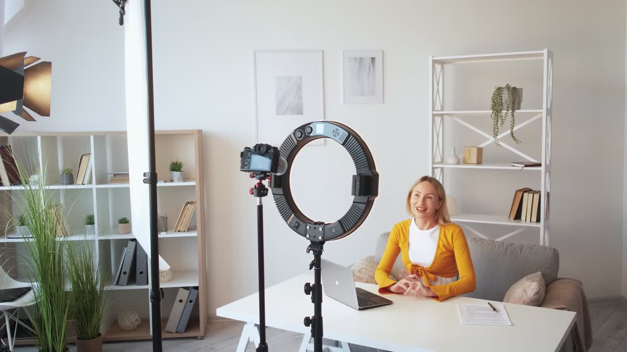 apoyo psicológico mujer blogger registro de video