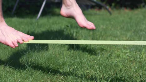 barefoot slackline close up