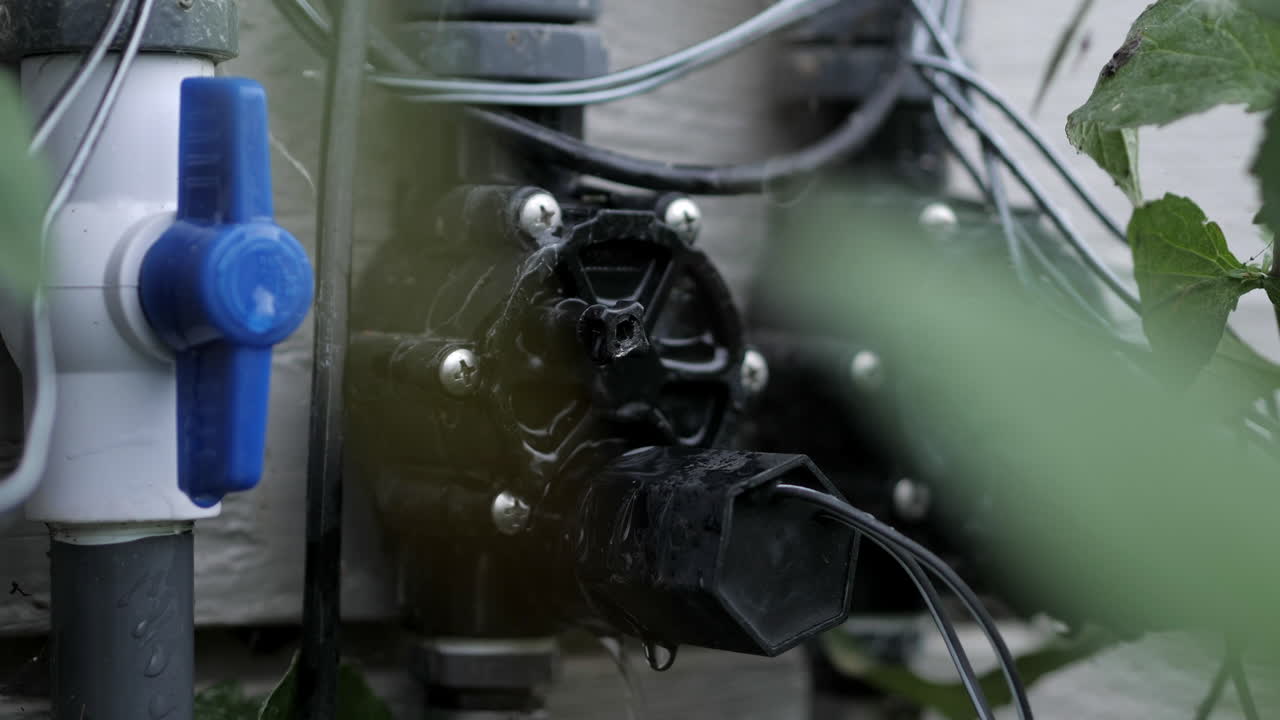 tornillo de purga de apertura en válvula electrónica para sistema de rociadores en colector