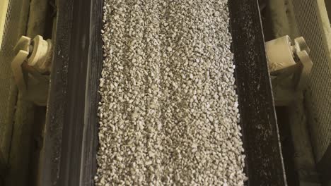 gravel on conveyor belt