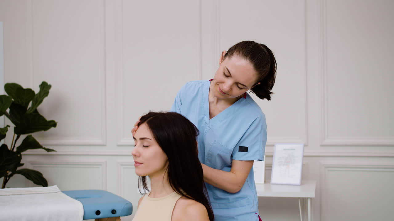 클라이언트 와 함께 마사지 치료사