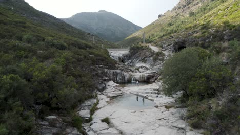 Seven-stunning-natural-pools-surrounded-by-lush-nature,-Sete-Lagoas,-Geres-National-Park