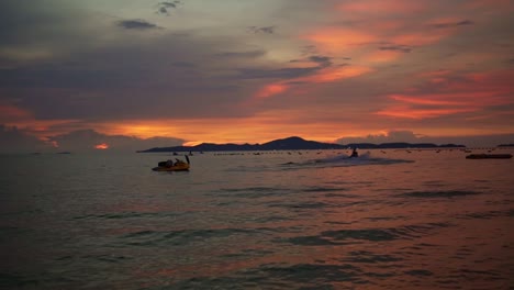 stunning pink sky sunset in pattaya beach, thailand