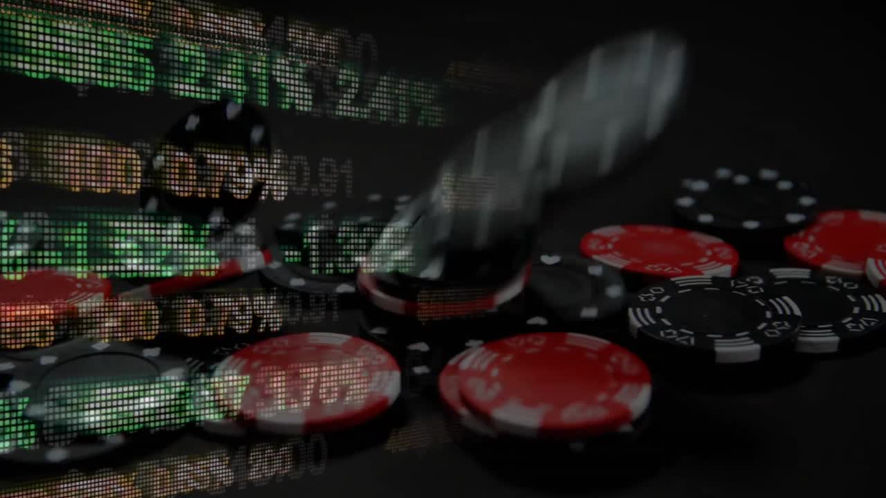 animación del procesamiento de datos sobre fichas de casino que caen sobre una mesa