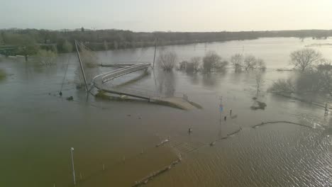 Puente-Sobre-El-Río-Ems-Con-Alto-Nivel-De-Agua.