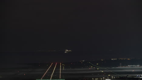 vuelo nocturno desde el aeropuerto
