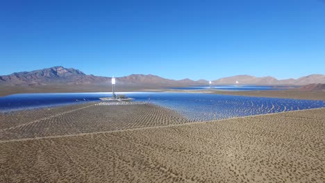 摩哈維沙漠1號太陽能發電廠的美麗空中攝影