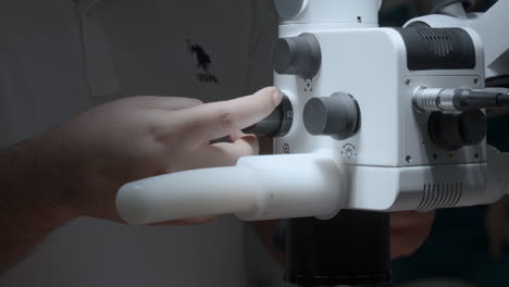 adjusting a surgical microscope
