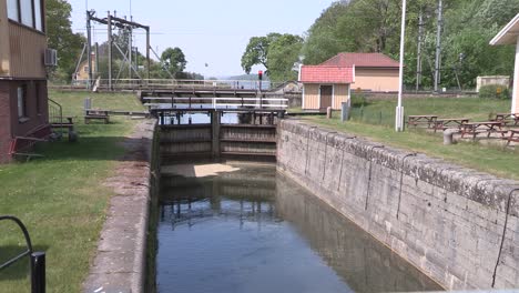 Schleuse-Oder-Schleuse-Am-Göta-Kanal-In-Schweden