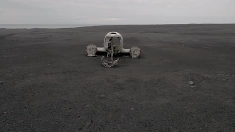 airplane dc3 crashed on icelandic coast