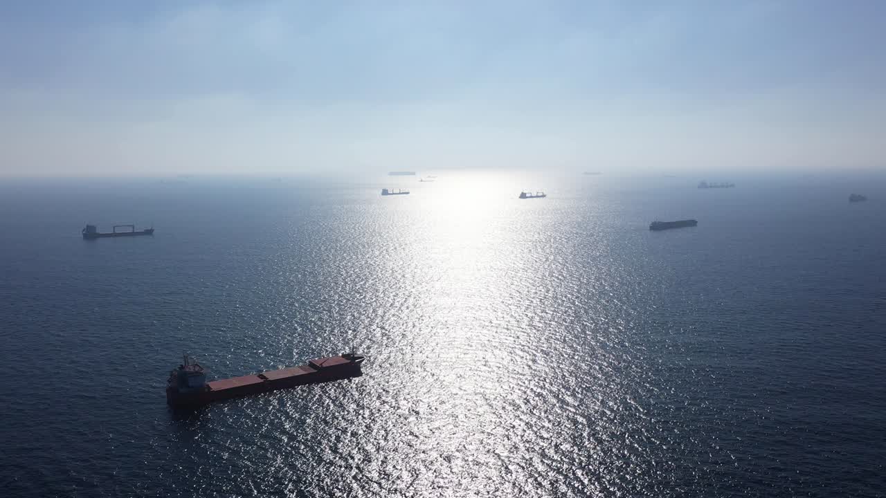 바다에 있는 선박