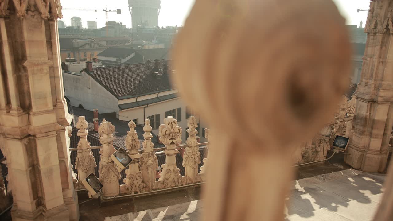 미란 대성당을 장식하는 성도와 순교자 조각품 (duomo di milano)