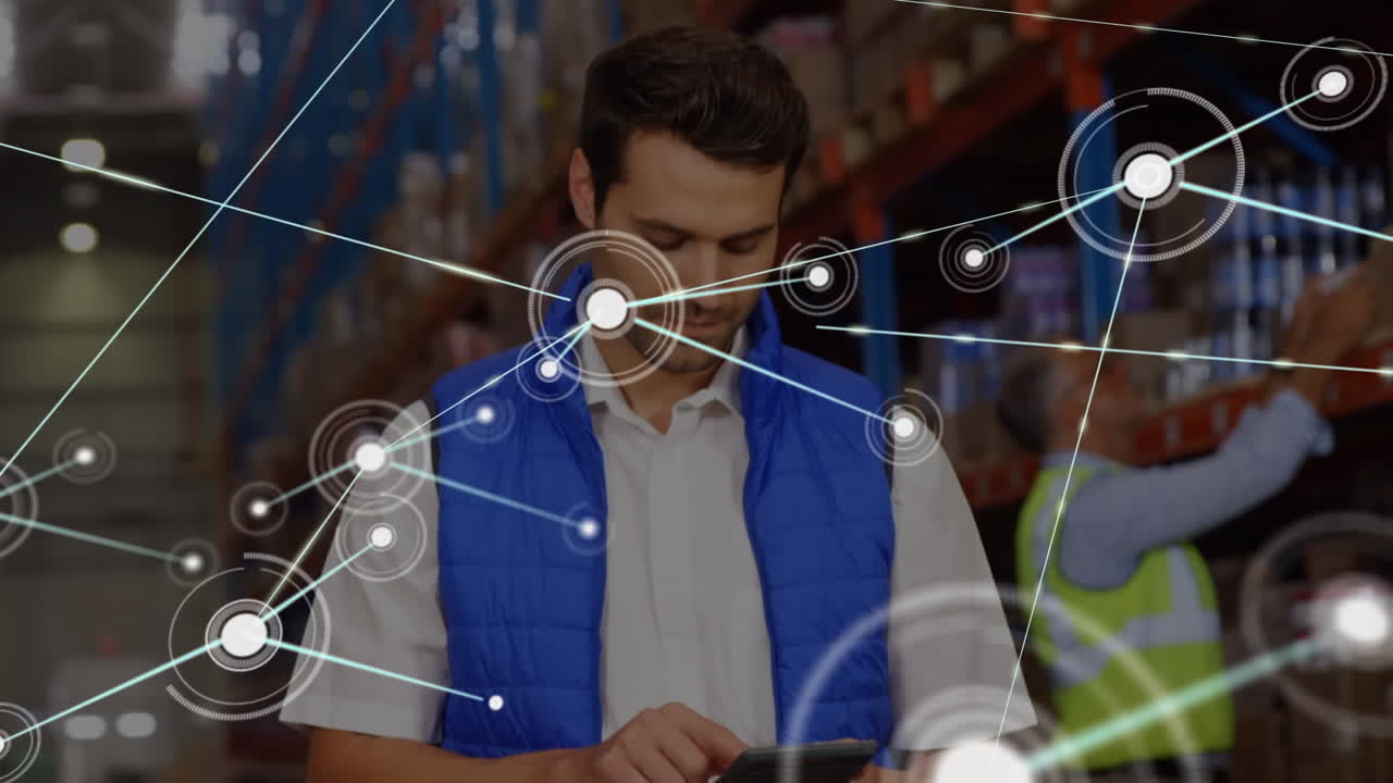 animación de la red de conexiones con iconos sobre diversas personas de negocios que trabajan en el almacén