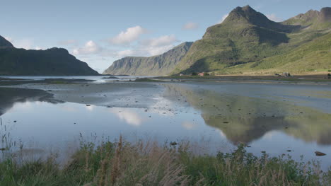 Norway-Lake-Reflection-02