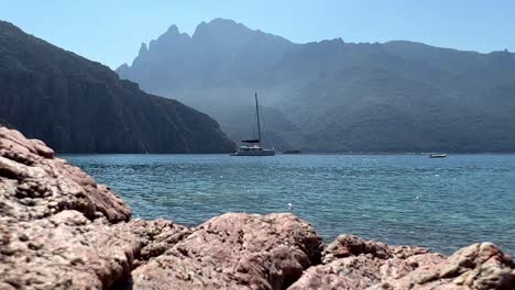 Temporada-De-Verano-En-La-Playa-De-Bussaglia-En-La-Isla-De-Córcega,-Francia