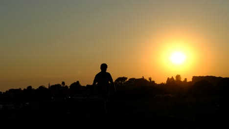 Silhouette-Gehender-Mann