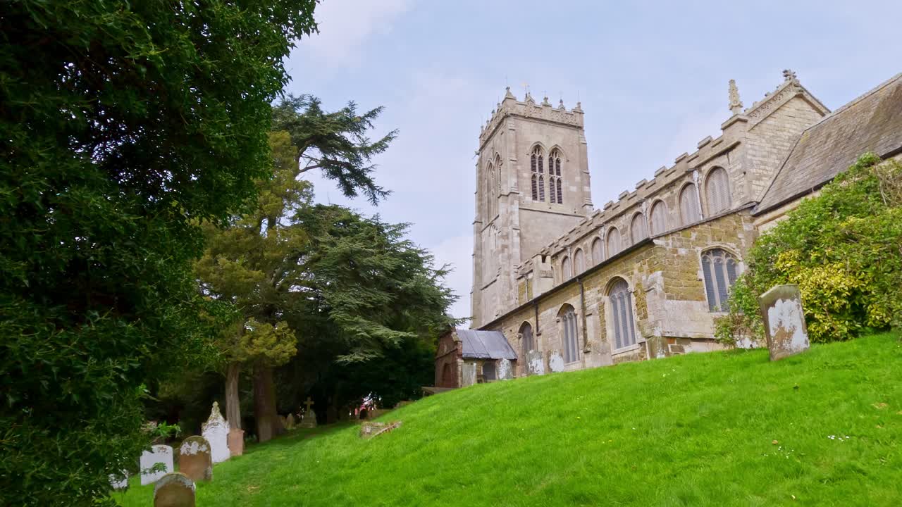 videoclip de la iglesia parroquial en la histórica ciudad de burgh le marsh en el borde de los wolds de lincolnshire