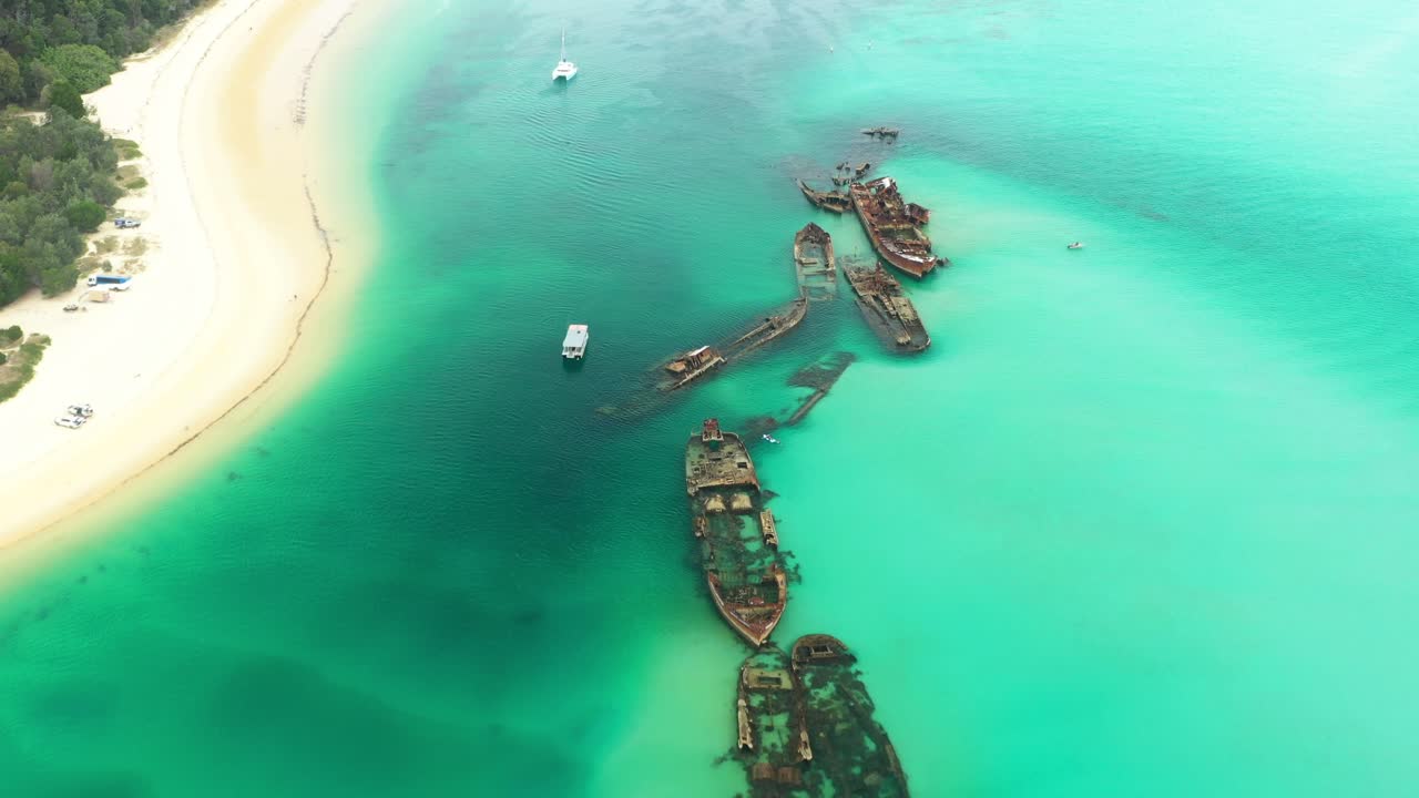 높은 비행, 드론 뷰, 모튼 섬 난파선, 인공 암초 다이빙 사이트